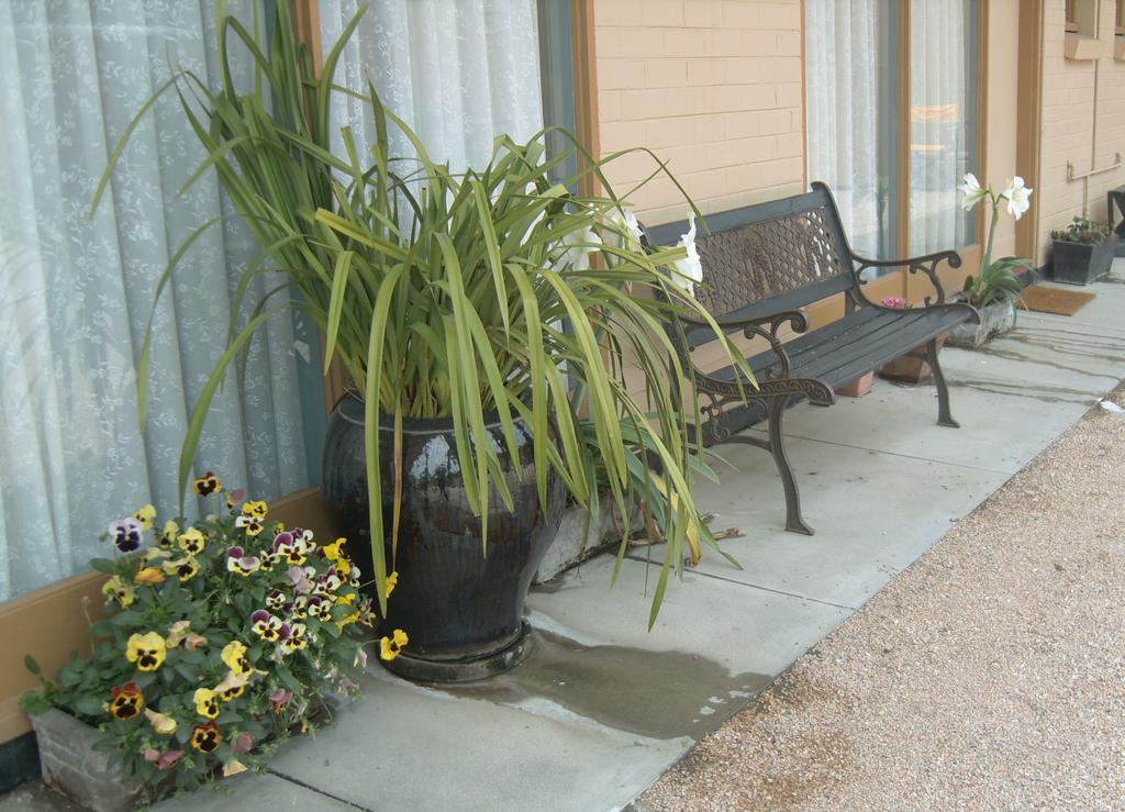 Travellers Rest Motel Bairnsdale Extérieur photo